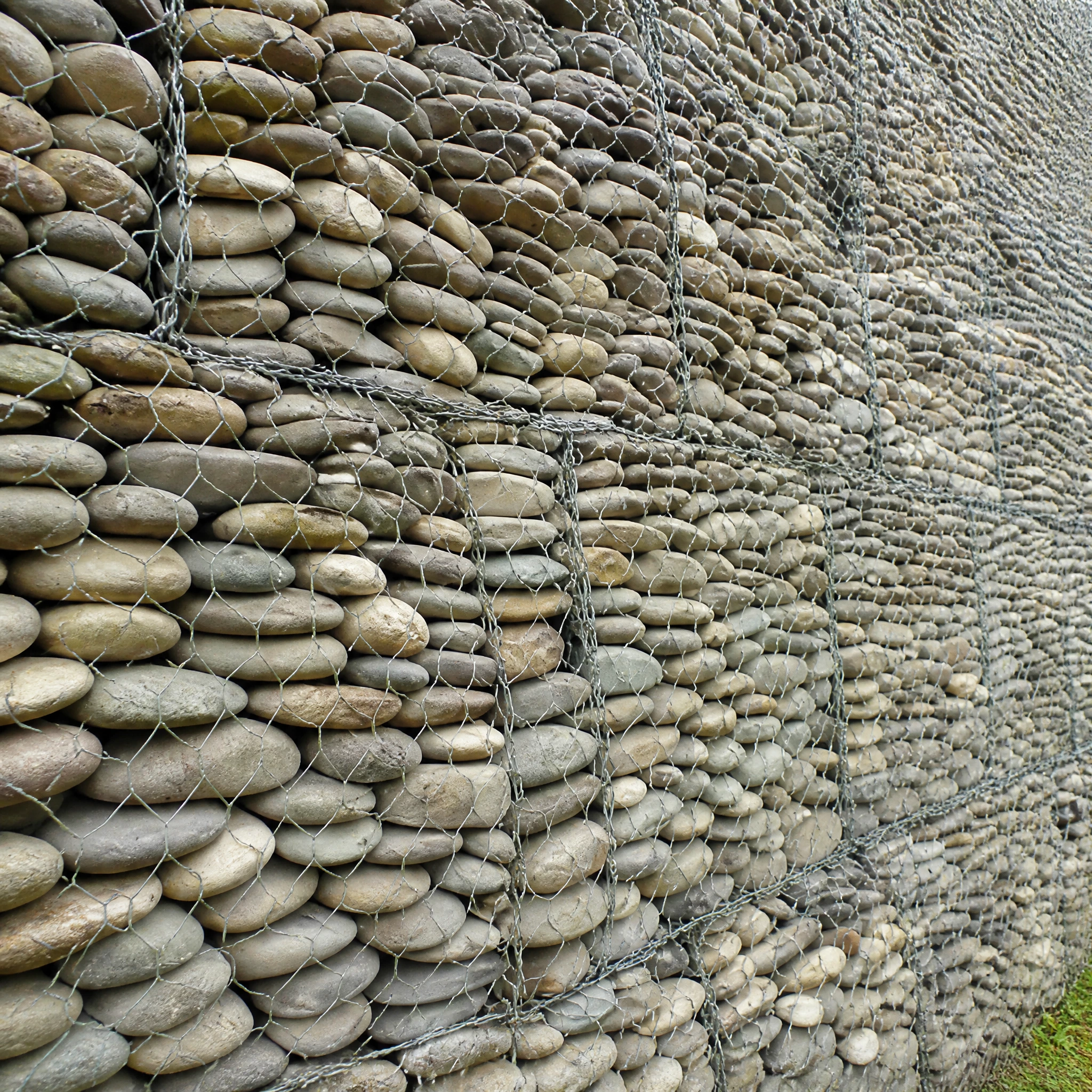Galvanized gabion basket for retaining wall and erosion control